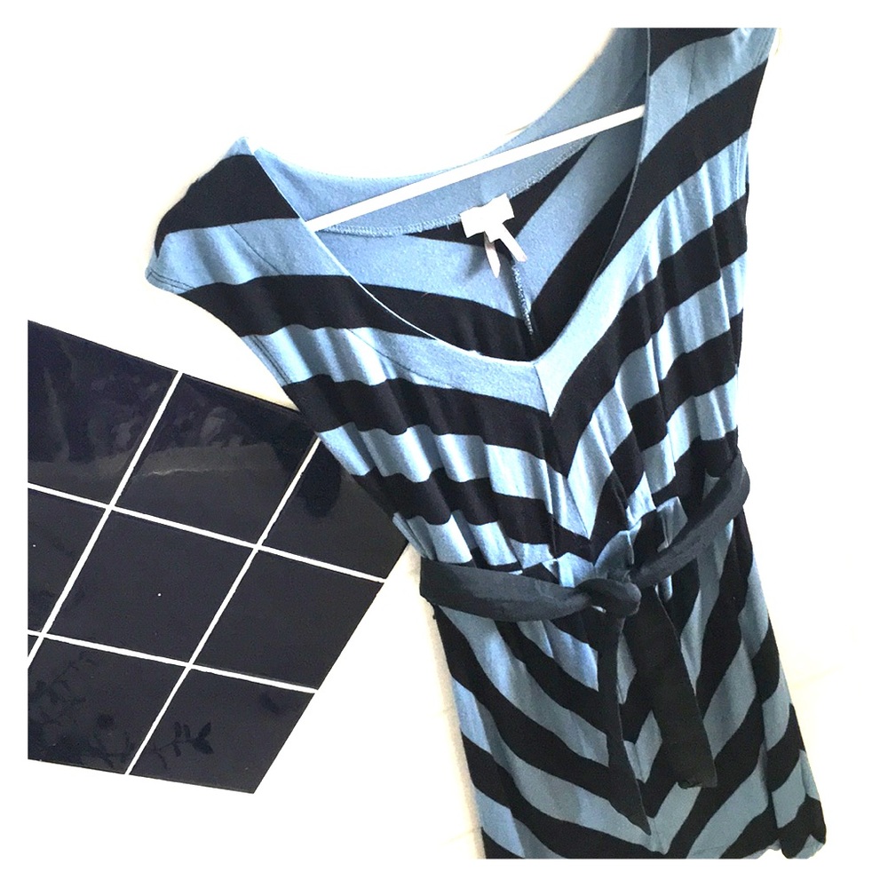 Casual dress with tie waist